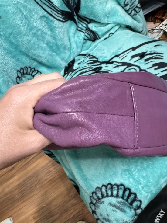 Coach SoHo Plum Leather Shoulder Bag with Buckle Detail - Picture 4 of 11